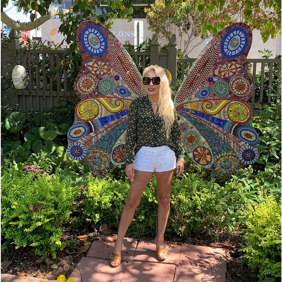 Mizfabulousity Poshmark since 2012. I would be honored if you purchased from me - Picture 1 of 13